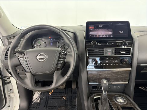 Used 2024 Nissan Armada Platinum w/ Captain's Chairs Package RWD image 3