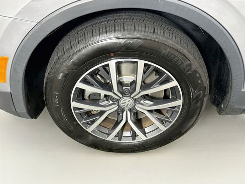 Used 2021 Volkswagen Tiguan S FWD image 11
