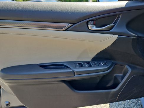 Used 2018 Honda Civic Sport Touring image 13