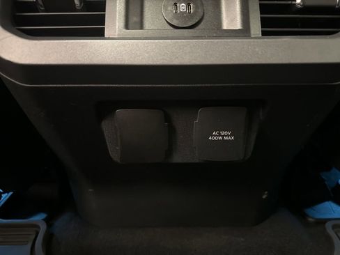Used 2024 Ford F250 Lariat w/ Lariat Ultimate Package AWD/4WD image 19