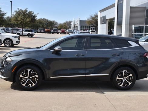 Used 2023 Kia Sportage EX image 12