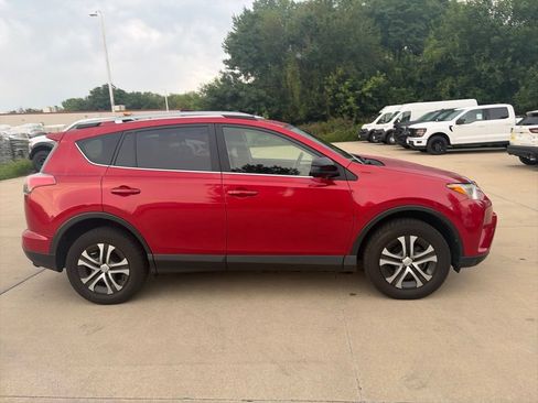 Used 2017 Toyota RAV4 LE w/ Carpet Mat Package AWD/4WD image 6