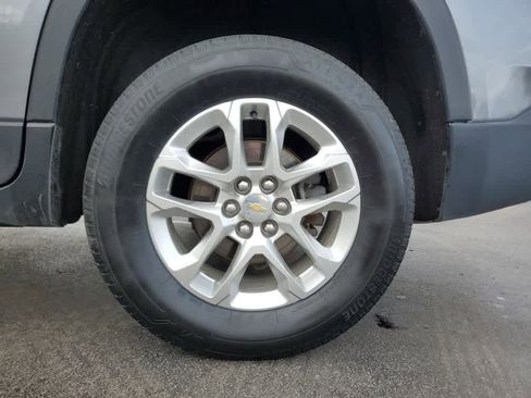 Used 2020 Chevrolet Traverse LS image 9