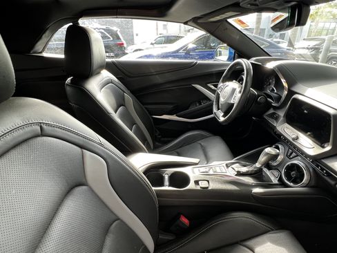 Used 2018 Chevrolet Camaro LT image 40