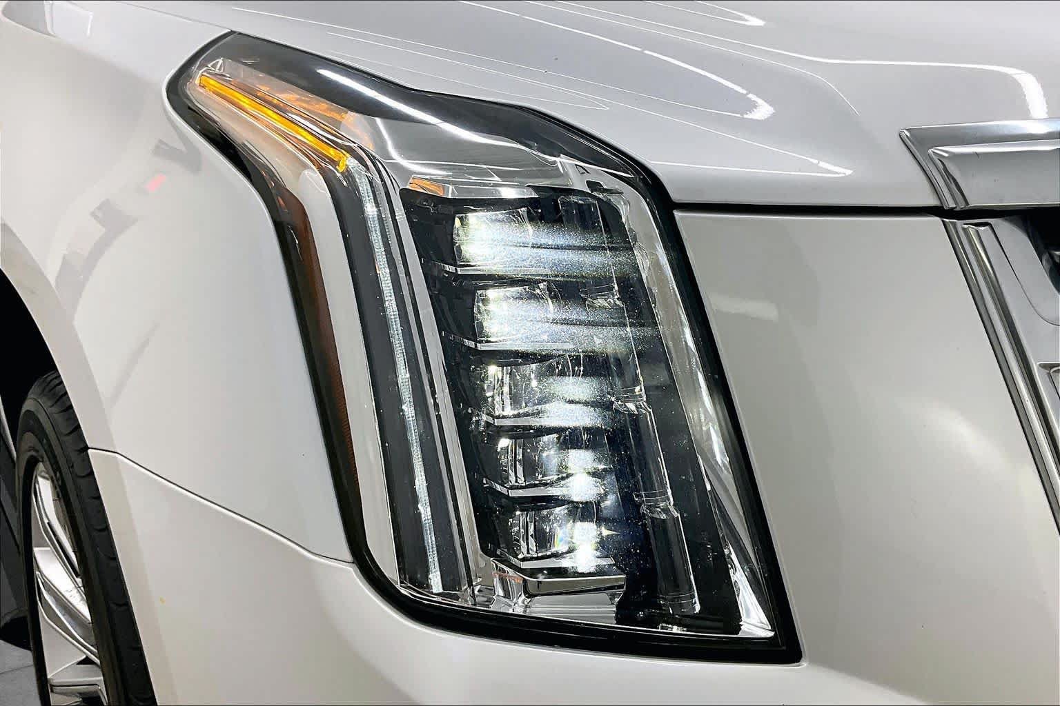 Used 2017 Cadillac Escalade ESV Platinum RWD image 27