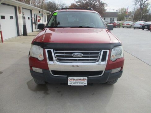 Used 2010 Ford Explorer Sport Trac XLT image 3
