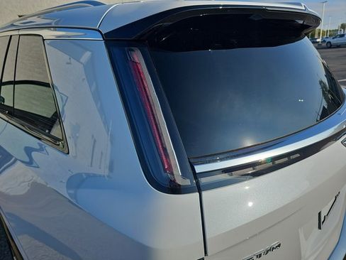 New 2026 Cadillac Vistiq Luxury w/ LPO, Floor Liner Package image 36