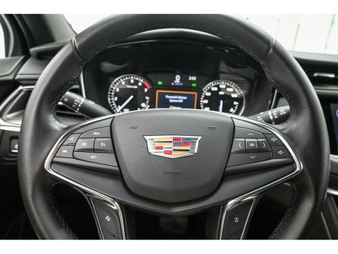 Used 2020 Cadillac XT5 Luxury FWD image 13