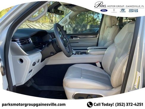 Used 2022 Jeep Wagoneer Series II image 11