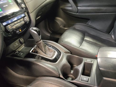 Used 2019 Nissan Rogue SL w/ Premium Package FWD image 26