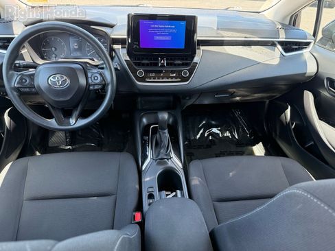 Used 2024 Toyota Corolla LE image 27