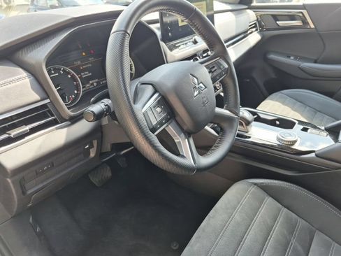 Used 2025 Mitsubishi Outlander SE AWD/4WD image 6