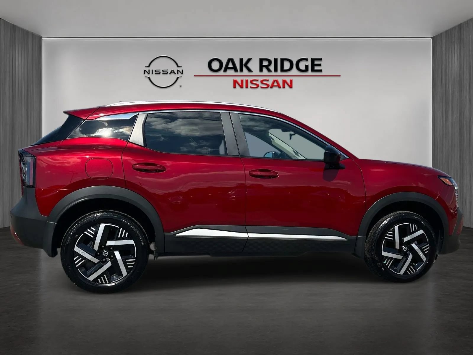 Used 2026 Nissan Kicks SV FWD image 2