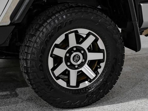 Used 2014 Toyota FJ Cruiser 4WD w/ Upgrade Package image 56