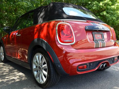 Used 2018 MINI Cooper S image 7