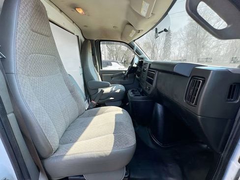Used 2019 GMC Savana 3500 Extended w/ Power Convenience Package RWD image 23
