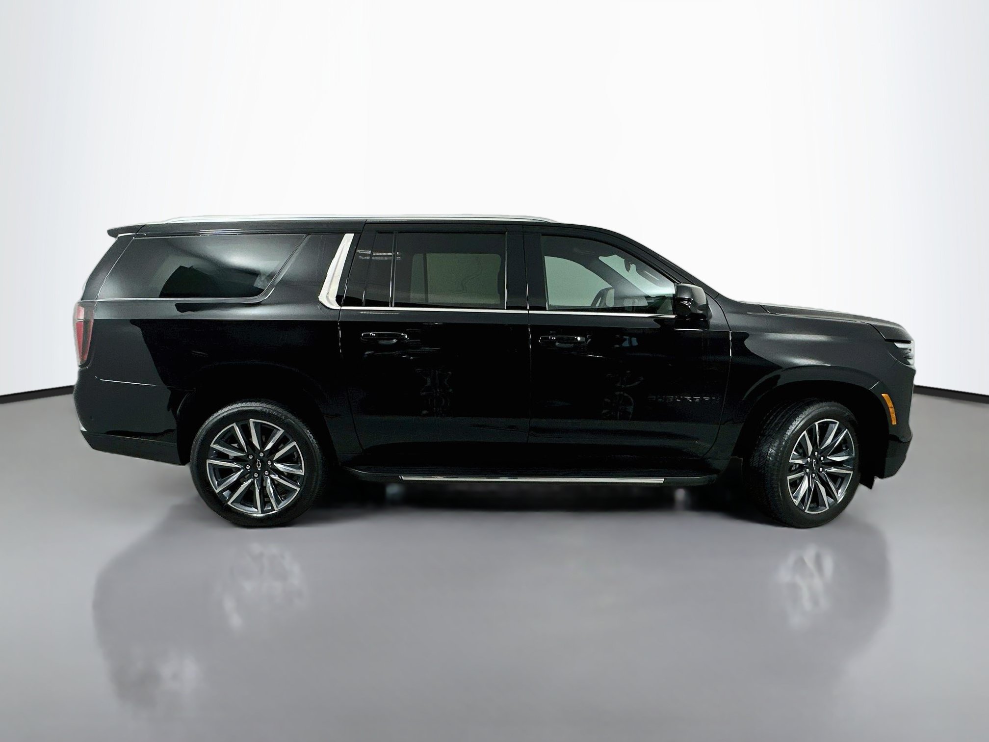 Used 2026 Chevrolet Suburban LS w/ LS Custom Edition AWD/4WD image 8