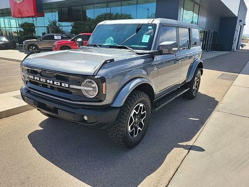 Used 2023 Ford Bronco Outer Banks AWD/4WD image 3