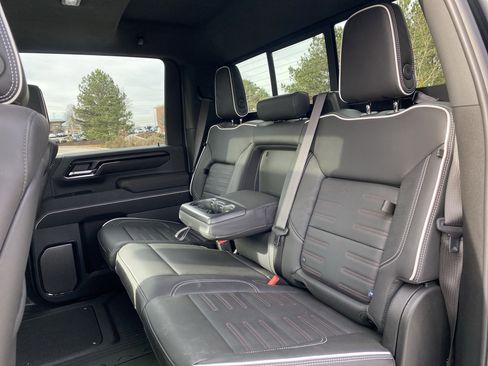 Used 2025 GMC Sierra 2500 AT4X image 9