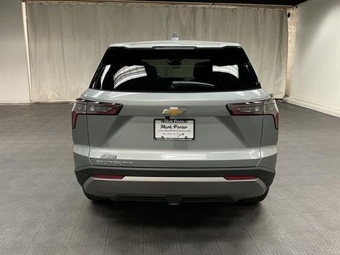 New 2027 Chevrolet Equinox LT w/ Safety and Technology Package AWD/4WD image 4