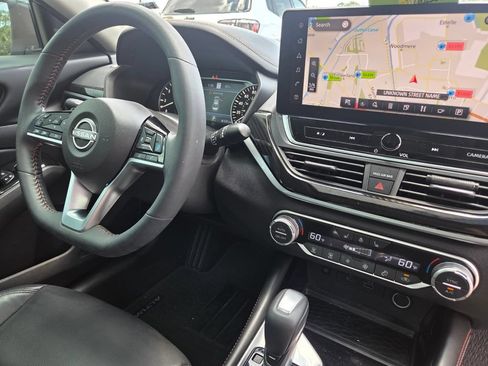 Used 2024 Nissan Altima 2.0 SR FWD image 33