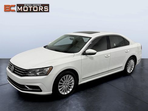 Used 2017 Volkswagen Passat 1.8T SE FWD image 1