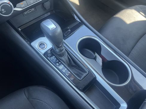 Used 2024 Nissan Altima 2.5 SV FWD image 8