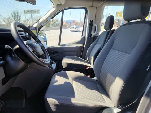 Used 2023 Ford Transit 350 XLT image 7