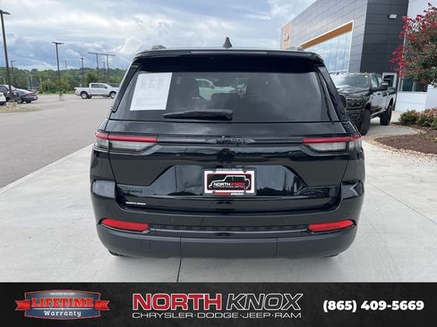 Used 2024 Jeep Grand Cherokee Altitude image 19