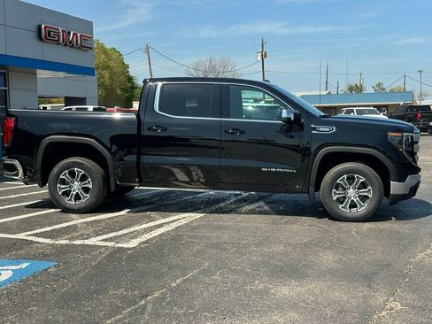 New 2026 GMC Sierra 1500 SLE w/ Preferred Package image 4