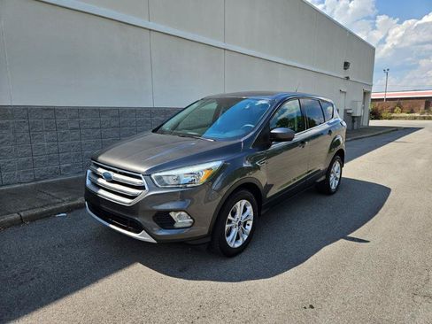 Used 2017 Ford Escape SE AWD/4WD image 2