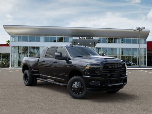 New 2026 RAM 3500 Laramie AWD/4WD image 5