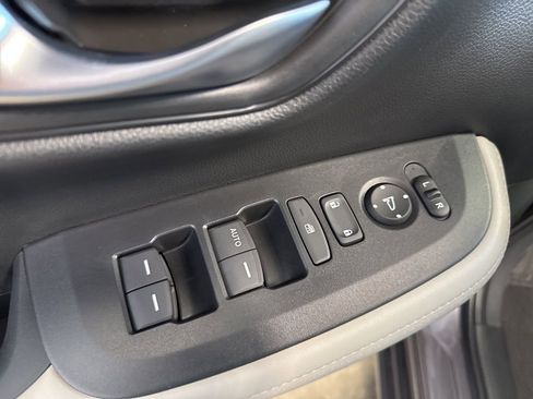 New 2026 Honda HR-V LX image 16