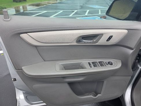Used 2017 Chevrolet Traverse LS image 21