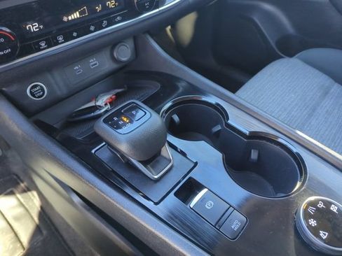Used 2023 Nissan Rogue SV AWD/4WD image 25