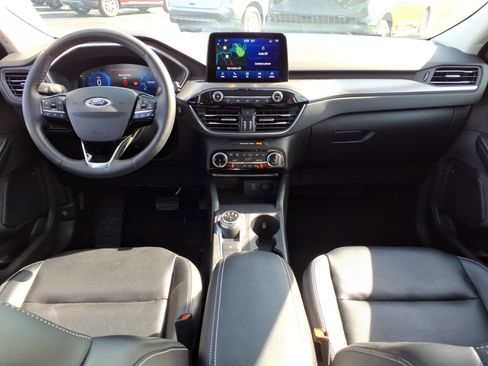 Used 2022 Ford Escape Titanium w/ Class II Trailer Tow Package AWD/4WD image 9