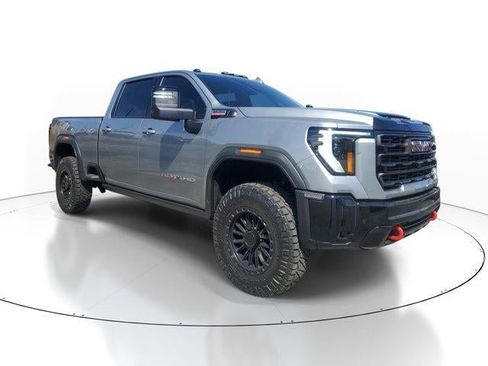 Used 2026 GMC Sierra 2500 AT4X image 2