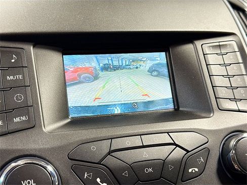 Used 2018 Ford Edge SE image 15