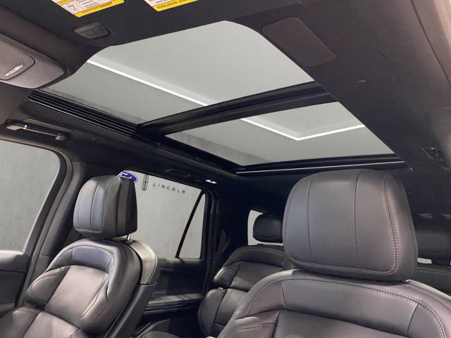 New 2027 Lincoln Navigator L Reserve w/ Jet Appearance Package AWD/4WD image 3