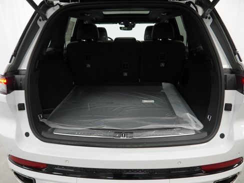 New 2025 Jeep Grand Cherokee Summit w/ Obsidian Package image 31