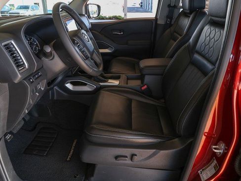 Used 2024 Nissan Frontier SL w/ Technology Package image 11