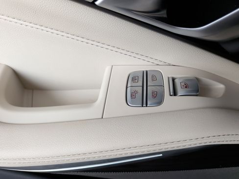 Certified 2024 BMW X7 xDrive40i w/ Executive Package image 39