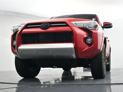 Used 2020 Toyota 4Runner TRD Off-Road Premium w/ Moonroof Package AWD/4WD image 19