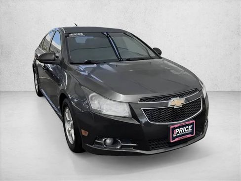 Used 2011 Chevrolet Cruze LT w/ RS Package FWD image 3