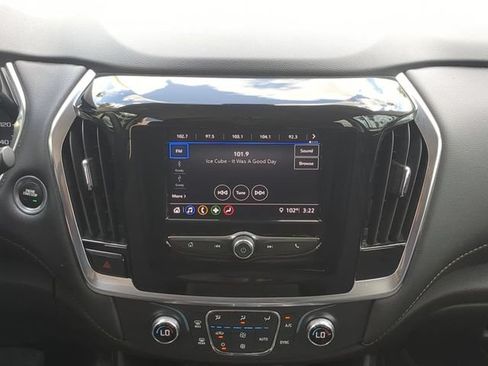 Used 2021 Chevrolet Traverse LT FWD image 20