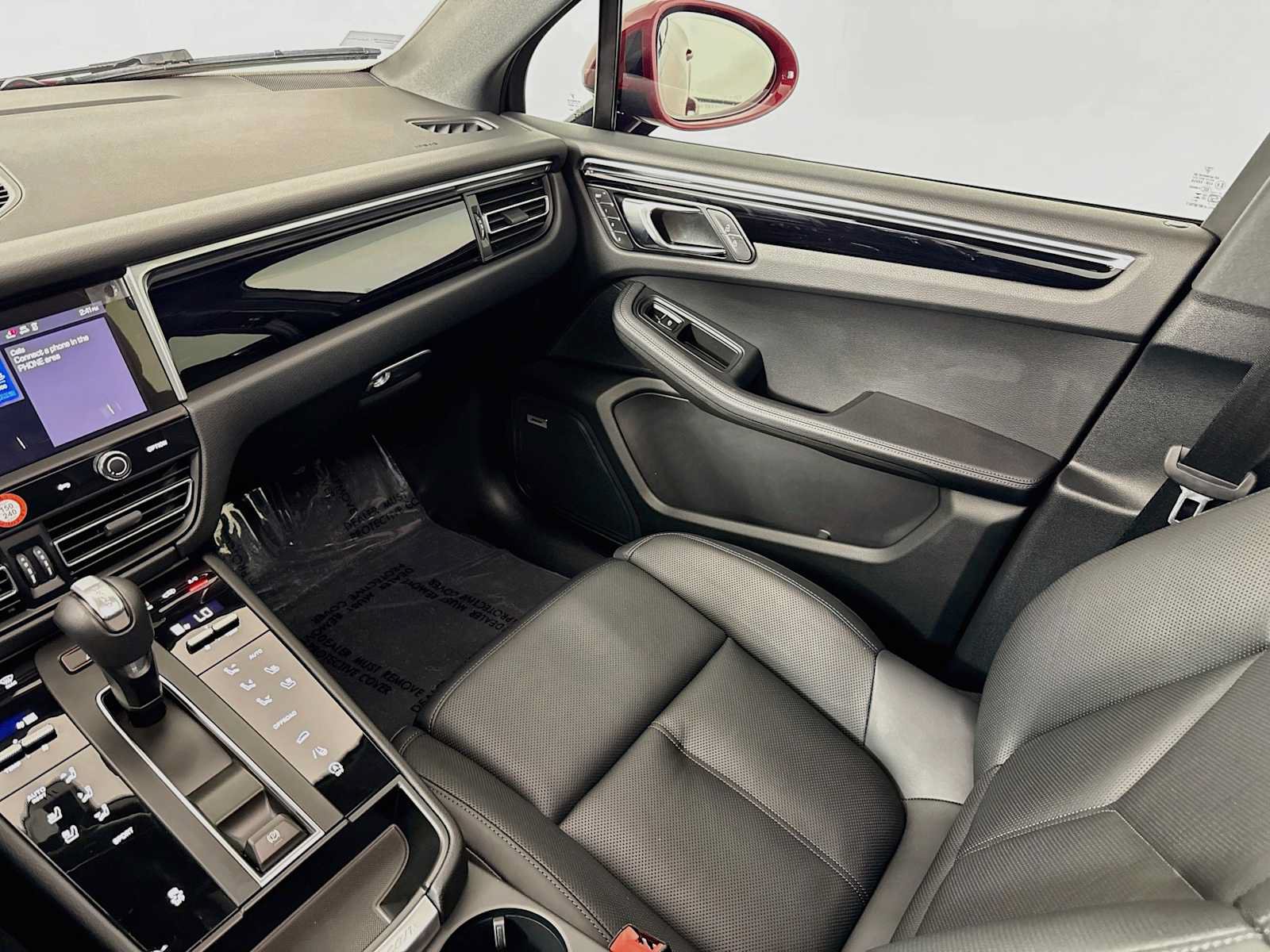 Used 2026 Porsche Macan AWD/4WD image 25