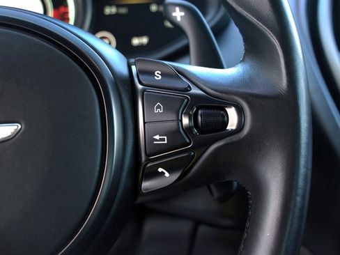 Used 2018 Aston Martin DB11 Coupe image 16