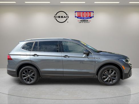 Used 2024 Volkswagen Tiguan SE AWD/4WD image 2
