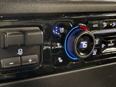 Used 2022 Chevrolet Silverado 1500 ZR2 image 30