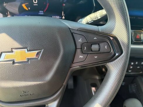 Used 2025 Chevrolet TrailBlazer LT AWD/4WD image 16
